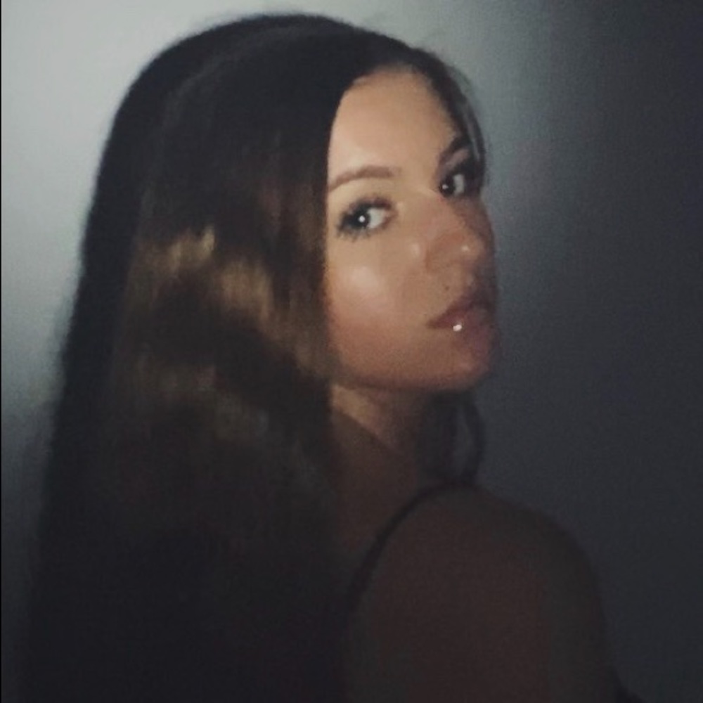 Meet your Posher, Jolie